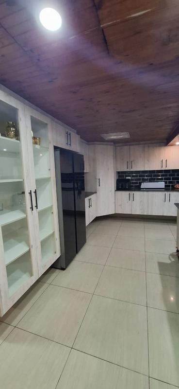 To Let 4 Bedroom Property for Rent in Bonteheuwel Western Cape